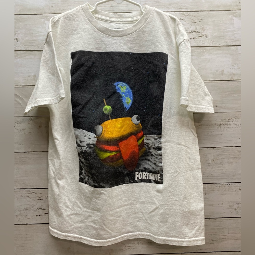 Fortnite Epic Games Burger Boy's T-Shirt White Size Medium Video Game Gaming